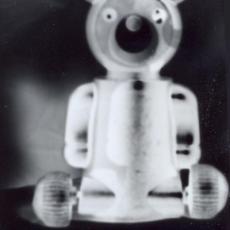 Ours mécanique, face, cliché, sténopé, 1999.